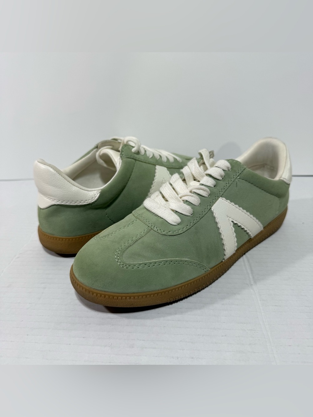 MIA Green Suede Gum Sole Retro Sneakers Women’s Size 8